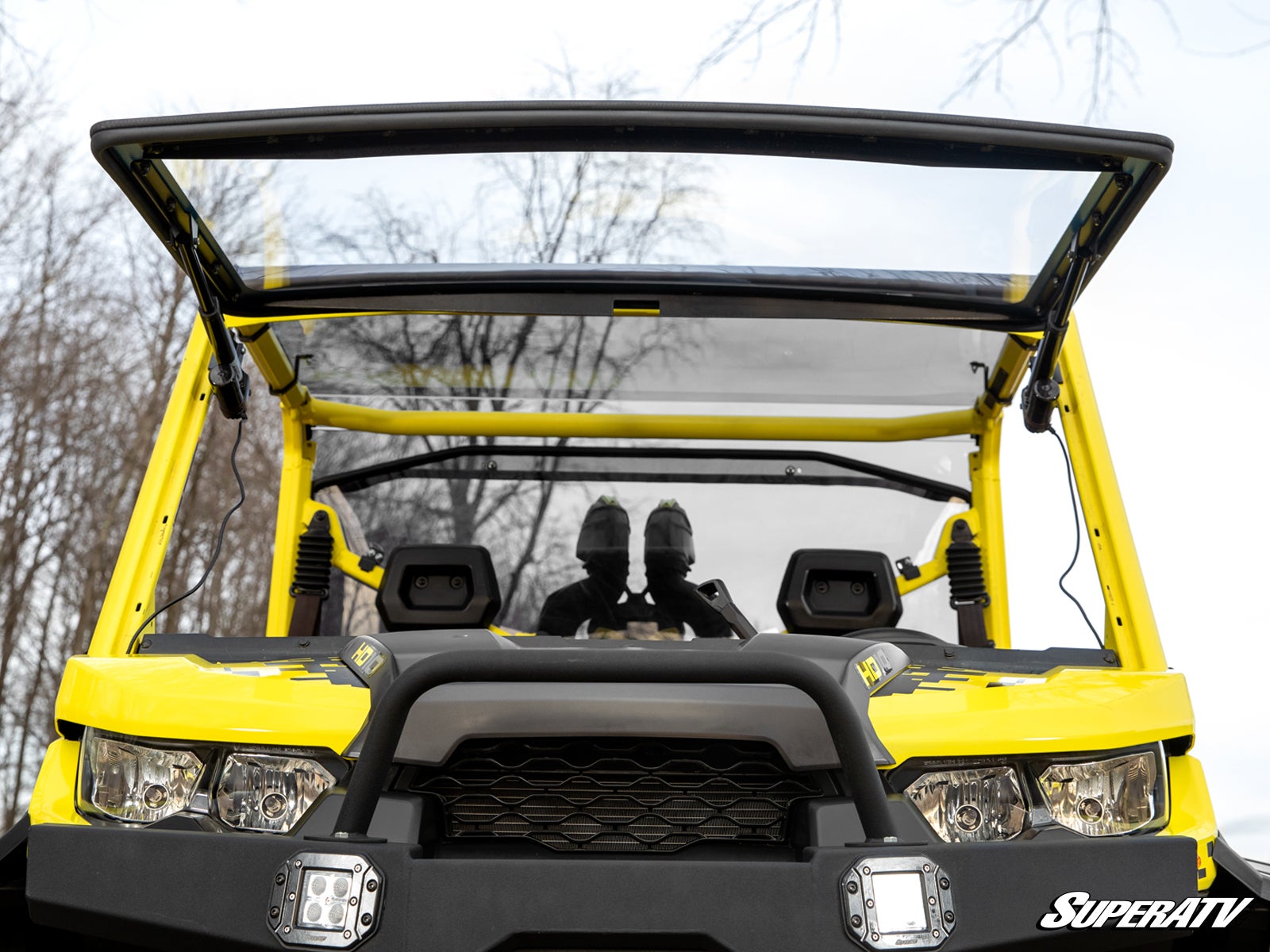 can-am-defender-power-flip-windshield_03__38402.jpg