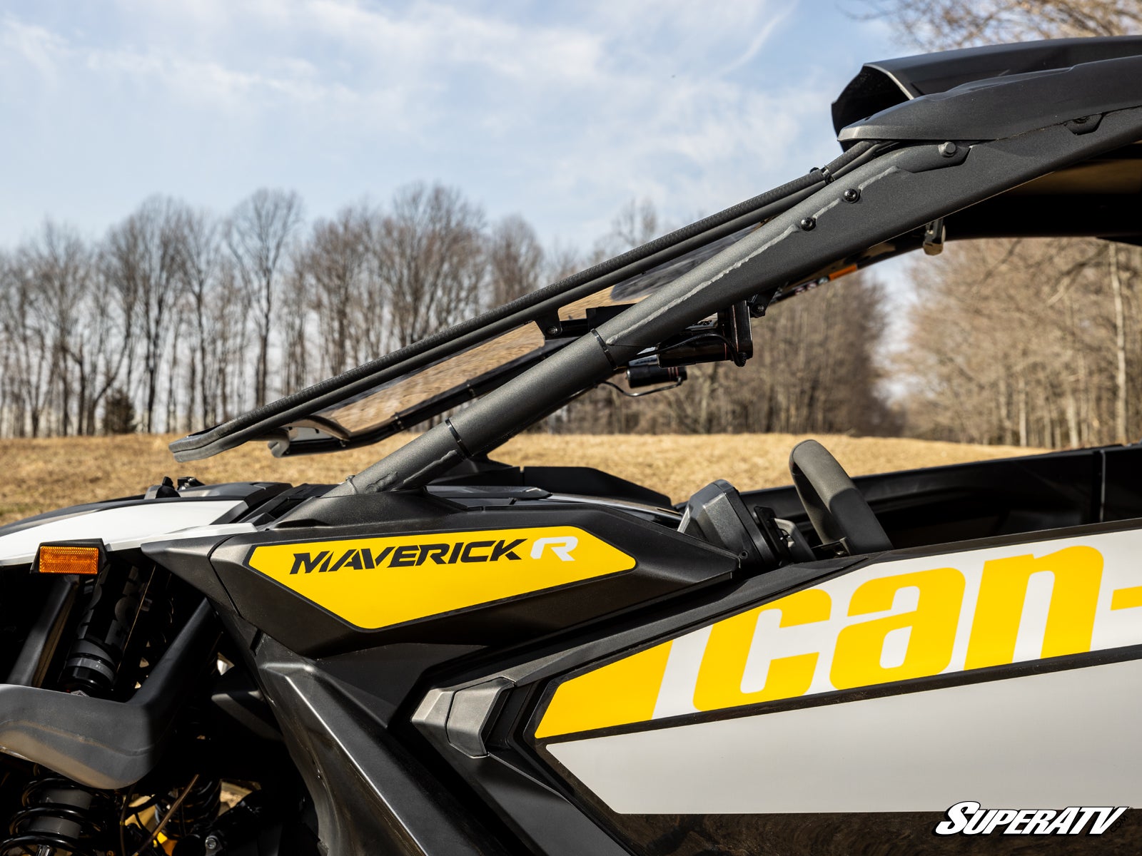 can-am-mav-r-poly-power-flip-windshield_11__71617.jpg