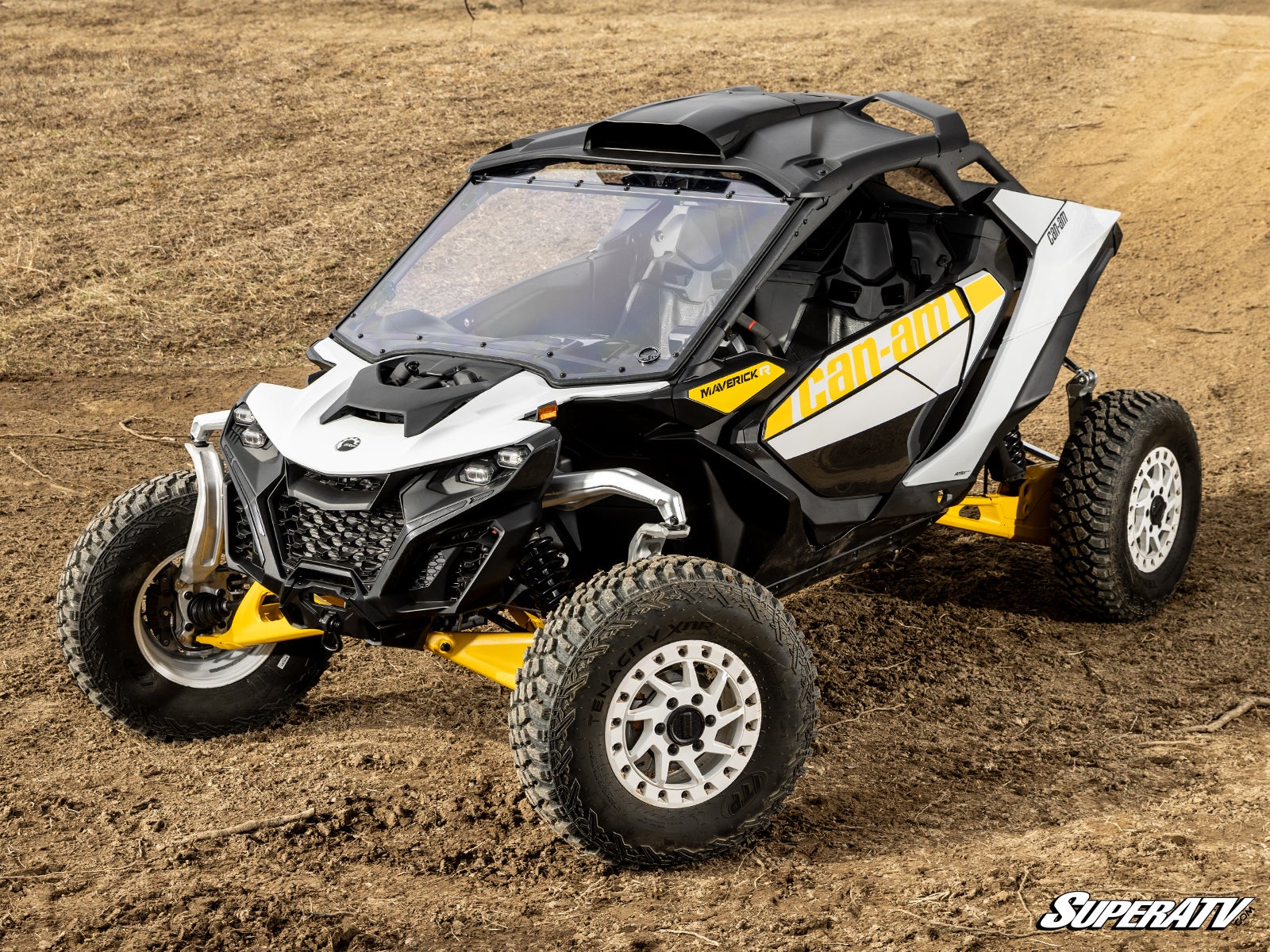 can-am-maverick-r-windshield-clear_02__83281.jpg