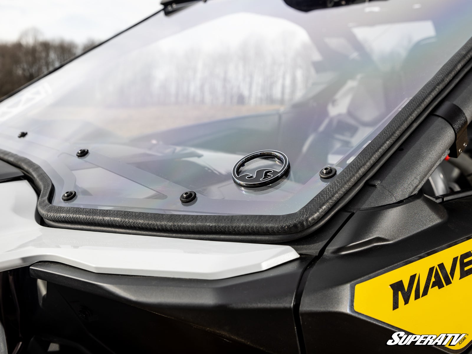 can-am-maverick-r-windshield-clear_06__21542.jpg