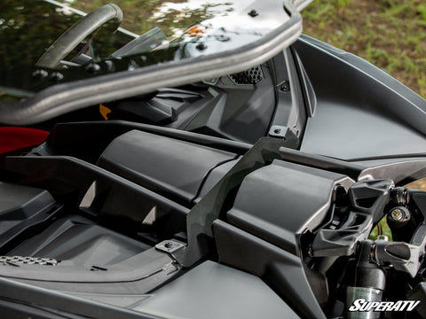 can-am-maverick_x3-power-flip_windshield_04__03630.jpg