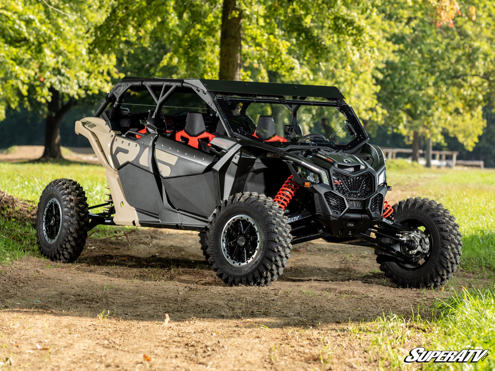 can-am-maverick_x3-power-flip_windshield_13__81133.jpg