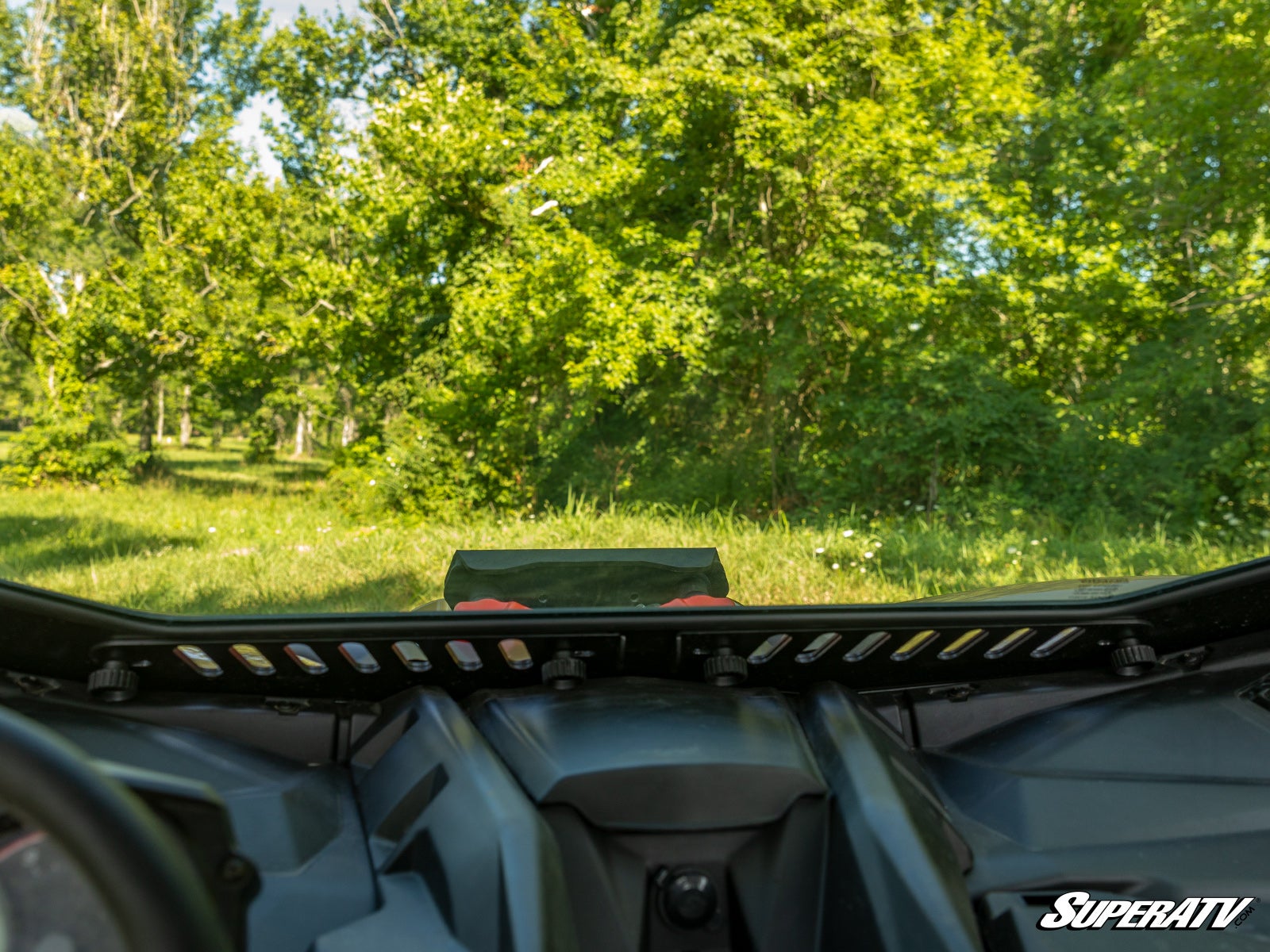 can-am_maverick_x3_glass_windshield_6a_2__48663.jpg