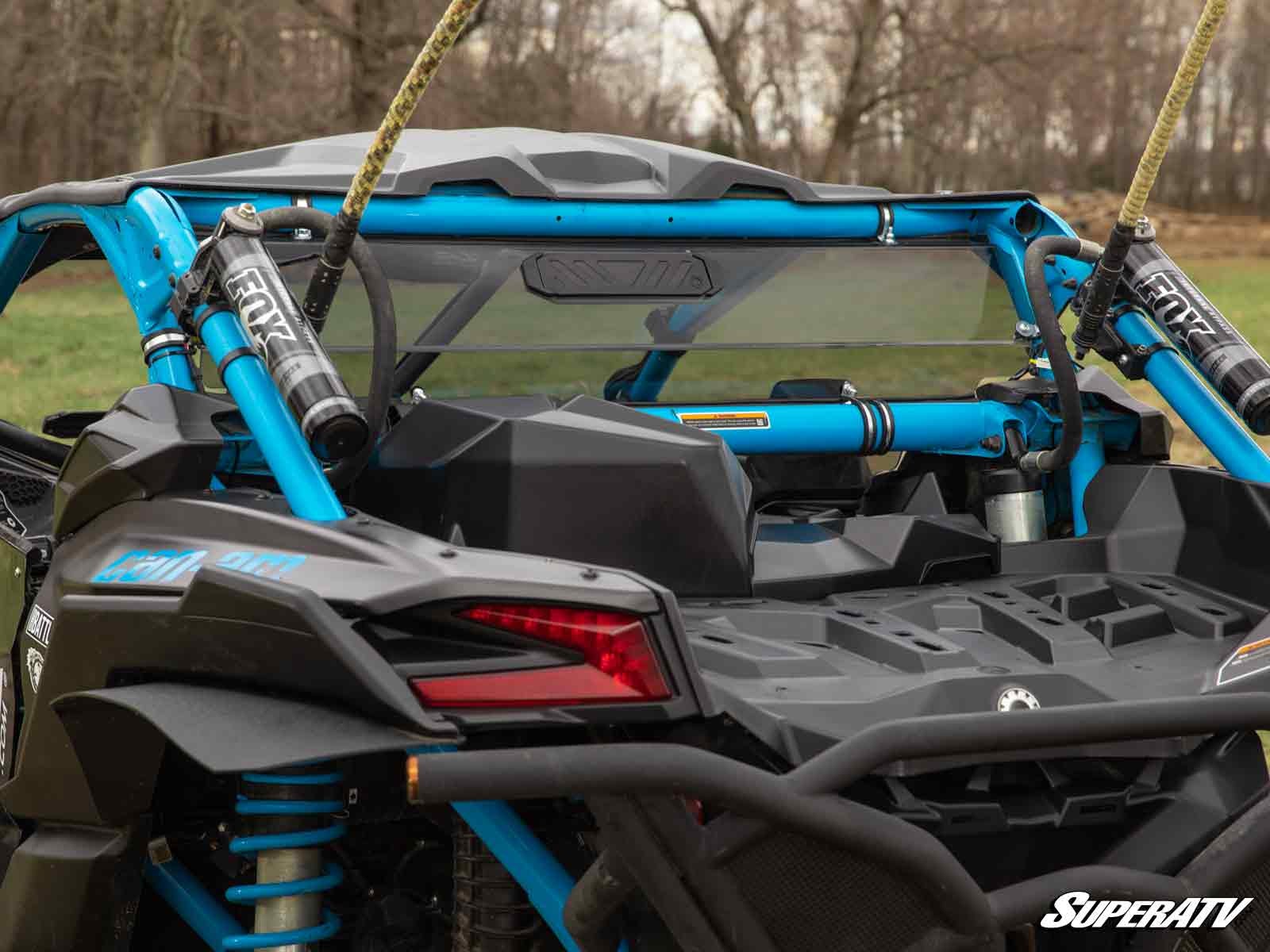 can-am_x3_vented_rear_windshield_76light_tint_3__83814.jpg