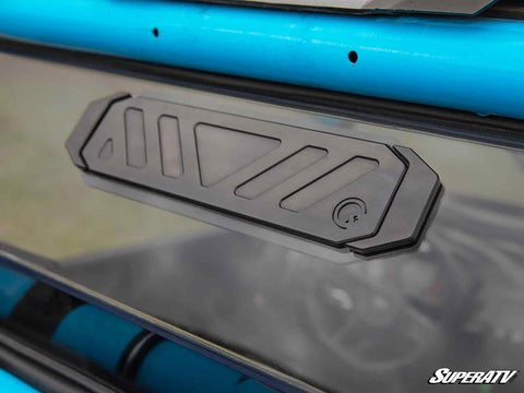can-am_x3_vented_rear_windshield_76light_tint_5__53478.jpg