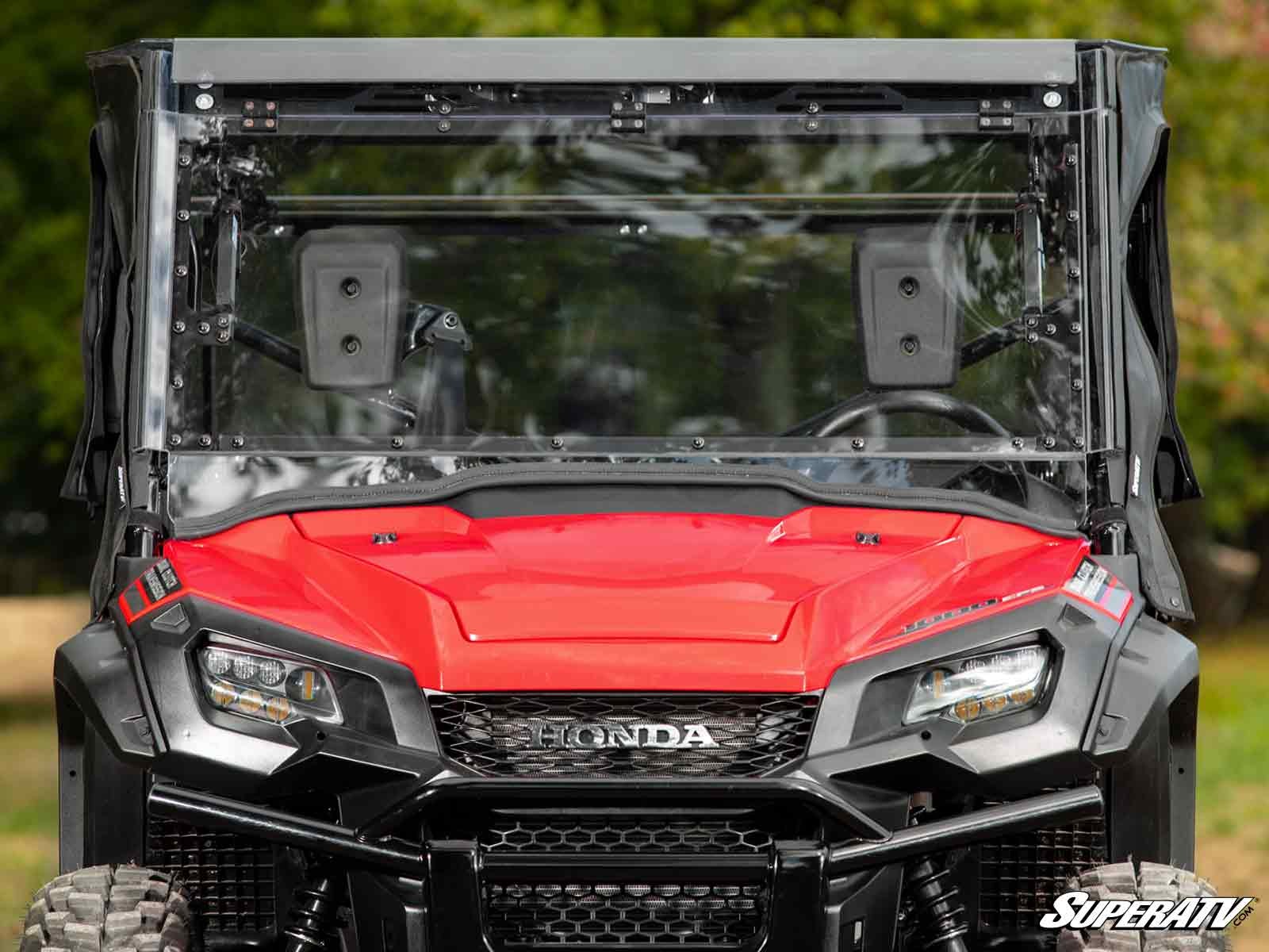 honda-pioneer-1000-power-flip-windshield_02__98406.jpg