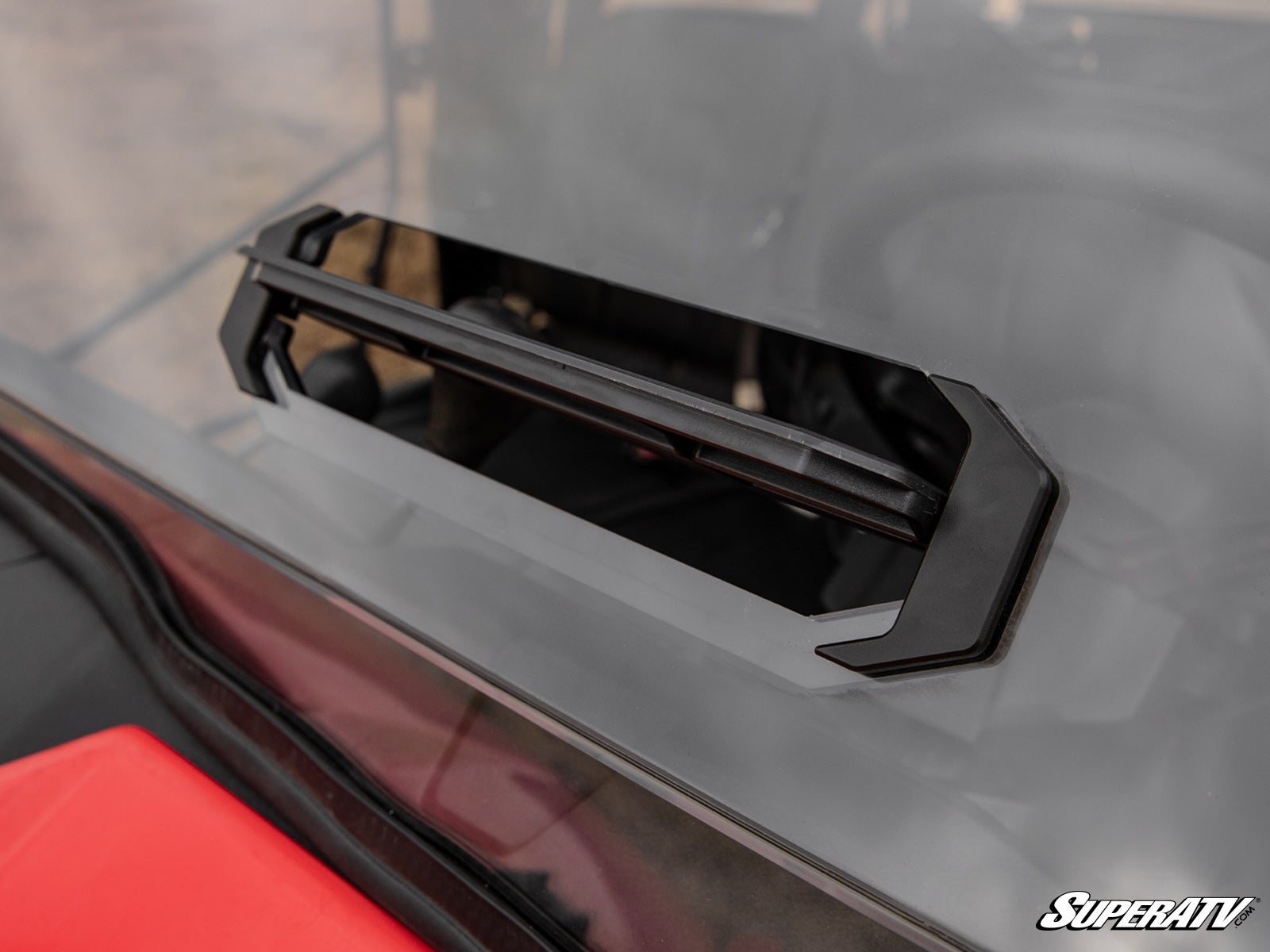 honda_pioneer_1k_vented_front_windshield_4__50588.jpg