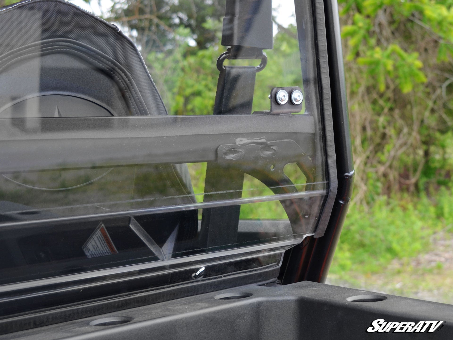 polaris-general-rear-windshield-05_3__20405.jpg